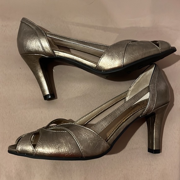 Antique Gold 3” Heels - Picture 7 of 8